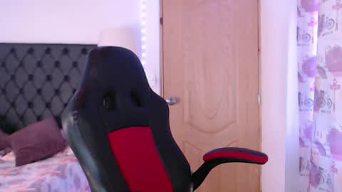 Snapshot of lucy_chanel chatting on January 5, 2025, 9:36 pm lucy online show from January 5, 2025, 9:36 pm