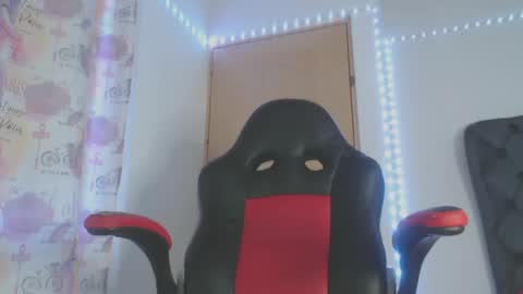 Snapshot of lucy_chanell chatting on February 6, 2025, 1:49 am lucy online show from February 6, 2025, 1:49 am