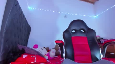 Snapshot of lucy_chanell chatting on February 4, 2026, 1:55 am lucy online show from February 4, 2026, 1:55 am