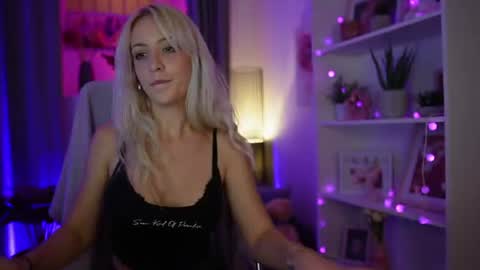Snapshot of lucy_cutie_ chatting on July 28, 2026, 8:52 pm Cutie Lucy online show from July 28, 2026, 8:52 pm