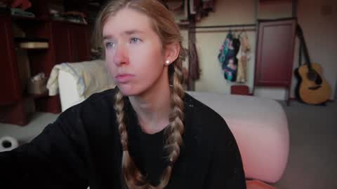 Snapshot of lucy_gooosey chatting on December 23, 2024, 4:39 pm Lucy. online show from December 23, 2024, 4:39 pm
