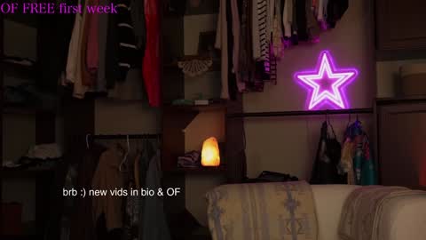 Snapshot of lucy_gooosey chatting on January 4, 2025, 2:46 am Lucy. online show from January 4, 2025, 2:46 am