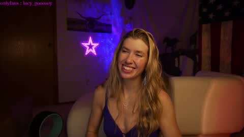 Snapshot of lucy_gooosey chatting on February 7, 2025, 2:40 am Lucy. online show from February 7, 2025, 2:40 am