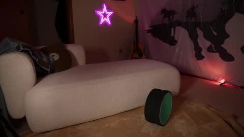 Snapshot of lucy_gooosey chatting on February 17, 2025, 2:42 am Lucy. online show from February 17, 2025, 2:42 am