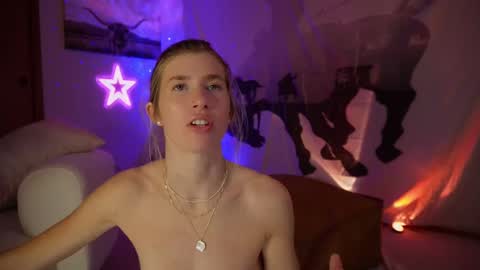 Snapshot of lucy_gooosey chatting on March 4, 2025, 5:11 am Lucy. online show from March 4, 2025, 5:11 am