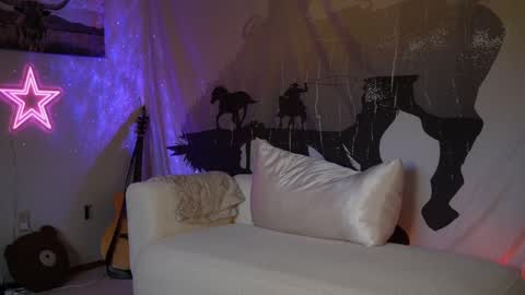 Snapshot of lucy_gooosey chatting on March 10, 2025, 12:18 am Lucy. online show from March 10, 2025, 12:18 am