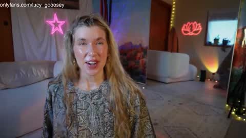 Snapshot of lucy_gooosey chatting on September 14, 2025, 12:21 am Lucy. online show from September 14, 2025, 12:21 am