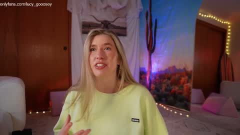 Snapshot of lucy_gooosey chatting on September 26, 2025, 12:47 am Lucy. online show from September 26, 2025, 12:47 am