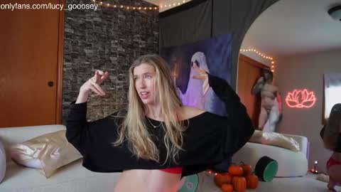 Snapshot of lucy_gooosey chatting on October 20, 2025, 9:48 pm Lucy. online show from October 20, 2025, 9:48 pm