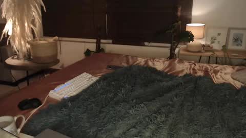 Snapshot of lucy_sweetgirl19 chatting on March 5, 2025, 12:59 am luciana online show from March 5, 2025, 12:59 am