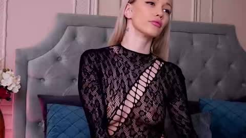 LucyAddison online show from February 20, 2025, 5:33 am