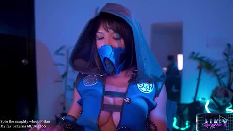 Lucy Alien  online show from October 28, 2025, 7:27 pm