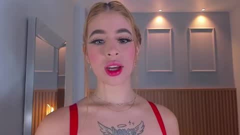 L U C Y  online show from November 14, 2025, 12:48 pm