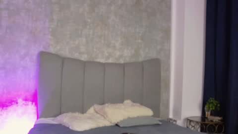 lucyrayy online show from February 15, 2026, 7:43 pm