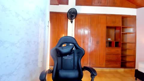 LUCY  online show from February 17, 2026, 6:58 pm