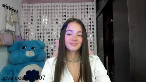 Snapshot of lucyy_tayy chatting on December 1, 2024, 9:48 pm The love of your life 3 online show from December 1, 2024, 9:48 pm