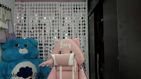 Snapshot of lucyy_tayy chatting on December 4, 2024, 9:35 pm The love of your life 3 online show from December 4, 2024, 9:35 pm