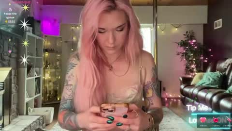 Luubeam             INSTA luubeammm TWITTER lunaisreallycu1 online show from July 16, 2026, 12:05 am