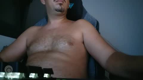 Snapshot of luigisbi chatting on August 9, 2026, 10:58 pm luigisbi online show from August 9, 2026, 10:58 pm