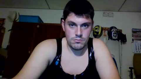 Snapshot of luis2423 chatting on October 16, 2025, 5:47 pm A slave to the mistress.. un esclavo para las amas dominantes. online show from October 16, 2025, 5:47 pm
