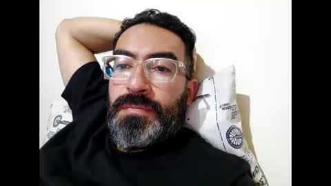 Snapshot of luis2988z chatting on December 9, 2024, 12:45 am Hairyman online show from December 9, 2024, 12:45 am