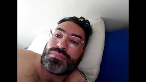 Snapshot of luis2988z chatting on December 29, 2024, 1:28 pm Hairyman online show from December 29, 2024, 1:28 pm