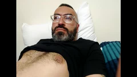 Snapshot of luis2988z chatting on January 8, 2025, 1:53 am Hairyman online show from January 8, 2025, 1:53 am