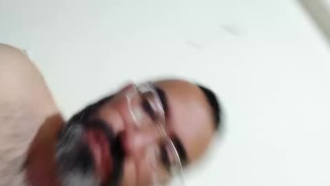 Snapshot of luis2988z chatting on January 10, 2025, 1:42 am Hairyman online show from January 10, 2025, 1:42 am