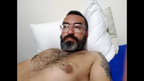 Snapshot of luis2988z chatting on January 26, 2025, 8:57 am Hairyman online show from January 26, 2025, 8:57 am