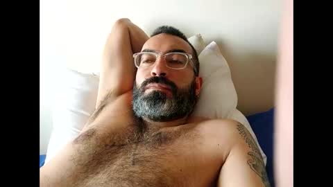 Snapshot of luis2988z chatting on January 26, 2025, 3:25 pm Hairyman online show from January 26, 2025, 3:25 pm