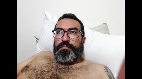 Snapshot of luis2988z chatting on March 12, 2025, 2:30 am Hairyman online show from March 12, 2025, 2:30 am