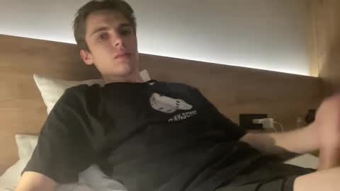 Luis online show from November 15, 2025, 4:43 am