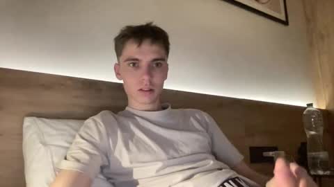 Luis online show from November 25, 2025, 5:18 am