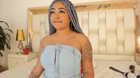 Snapshot of luisa_cameron chatting on January 29, 2025, 12:02 pm online show from January 29, 2025, 12:02 pm