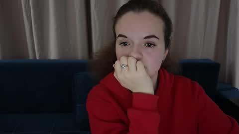 Snapshot of luisa_rosee chatting on February 14, 2025, 12:57 pm Luisa Rosee online show from February 14, 2025, 12:57 pm