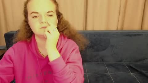 Snapshot of luisa_rosee chatting on February 15, 2025, 9:26 pm Luisa Rosee online show from February 15, 2025, 9:26 pm