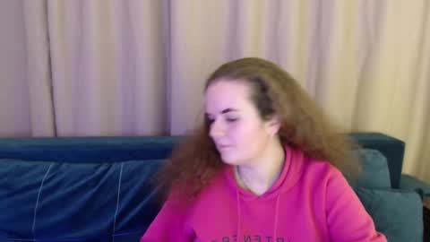 Snapshot of luisa_rosee chatting on March 3, 2025, 12:15 am Luisa Rosee online show from March 3, 2025, 12:15 am