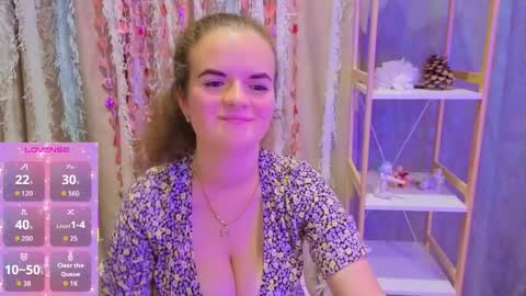 Snapshot of luisa_rosee chatting on October 16, 2025, 7:48 pm Luisa Rosee online show from October 16, 2025, 7:48 pm
