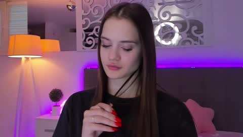 LuisaClover online show from March 20, 2026, 3:39 pm