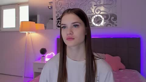 LuisaClover online show from March 31, 2026, 12:16 pm