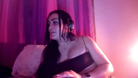 Snapshot of luisamonsterdick chatting on February 11, 2025, 2:25 am Luisa Monsters online show from February 11, 2025, 2:25 am