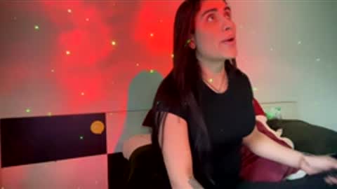 Snapshot of luisamonsterdick chatting on December 3, 2025, 7:27 am Luisa Monsters online show from December 3, 2025, 7:27 am
