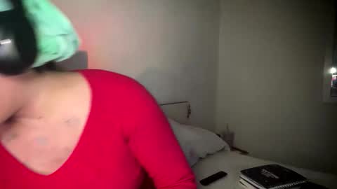 Snapshot of luisamonsterdick chatting on February 2, 2026, 12:42 am Luisa Monsters online show from February 2, 2026, 12:42 am