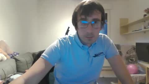 Snapshot of luismcawesome chatting on October 17, 2025, 4:09 pm Luis online show from October 17, 2025, 4:09 pm