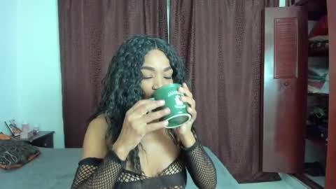 Snapshot of luissa_s1 chatting on November 29, 2025, 10:51 am Luissa online show from November 29, 2025, 10:51 am