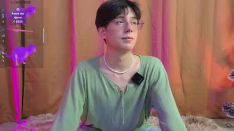 luixdust1 online show from December 15, 2025, 6:17 am