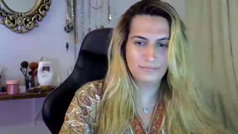 Snapshot of luizacandy chatting on December 1, 2024, 10:21 pm luizacandy online show from December 1, 2024, 10:21 pm