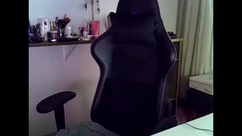 Snapshot of luizacandy chatting on December 18, 2024, 1:56 pm luizacandy online show from December 18, 2024, 1:56 pm