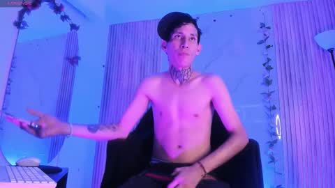 lujuriau_u online show from November 19, 2025, 4:23 am