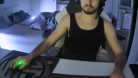 Snapshot of lukasschoetz chatting on January 14, 2025, 10:44 pm lukasschoetz online show from January 14, 2025, 10:44 pm